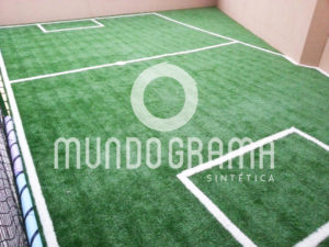 Mini campo de grama sintética