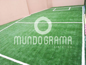 Mini campo de grama sintética