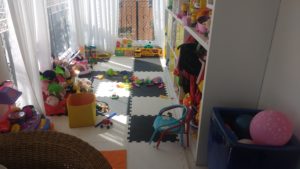 Loung de prédio sem grama sintética
