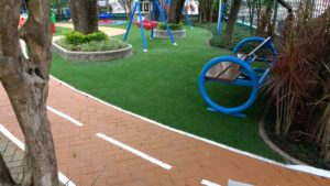 Clube com grama sintética para Playground - Mundo Grama