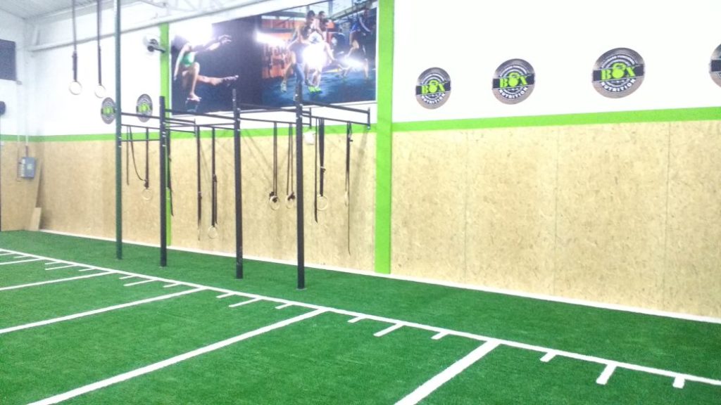 Crossfit com grama sintética de alto tráfego