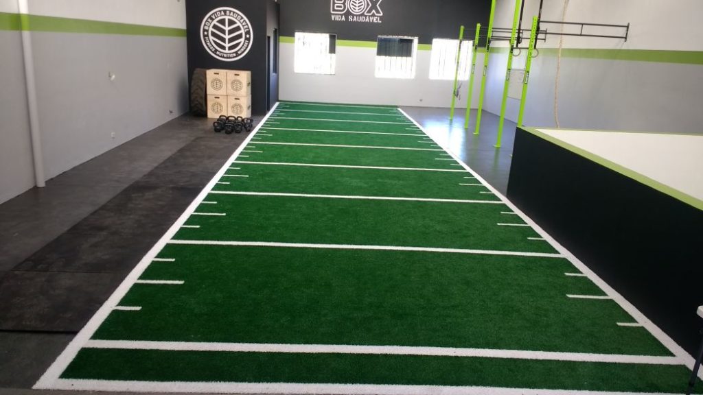 Grama sintética de alto tráfego em Academia de Crossfit