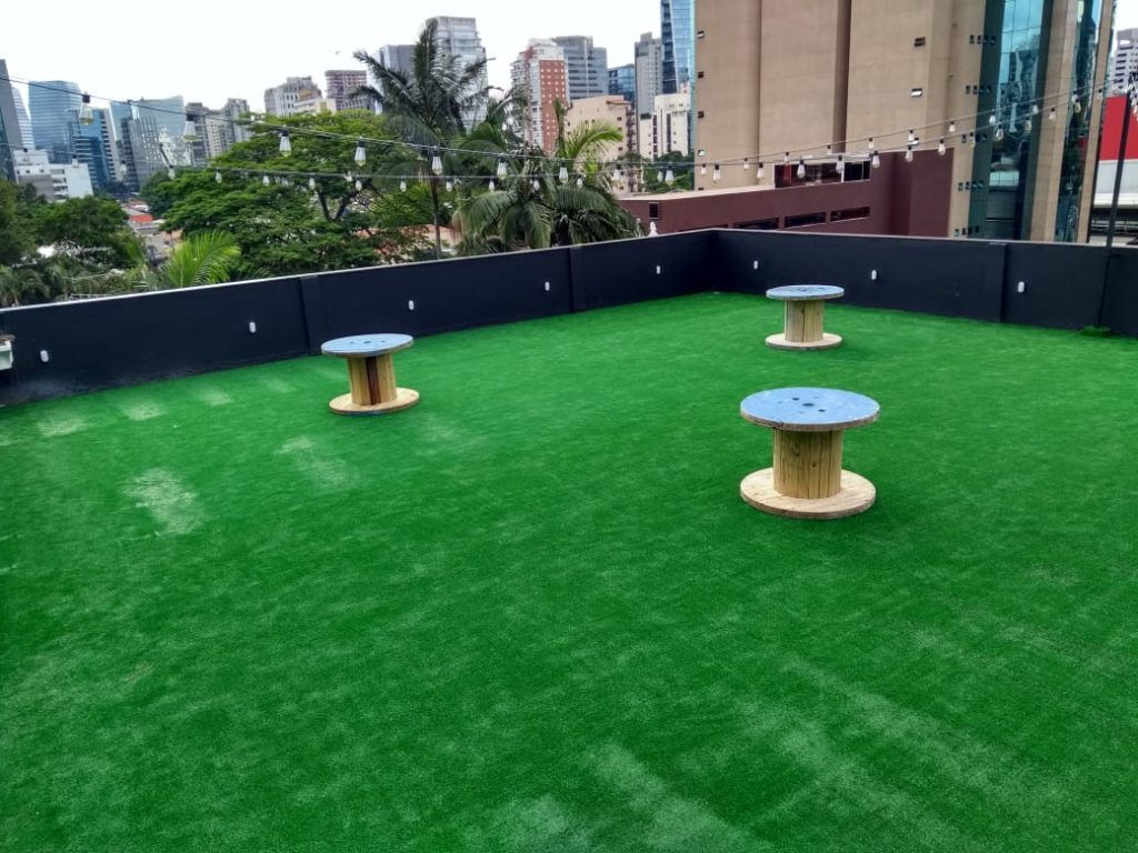 Evento com grama sintética