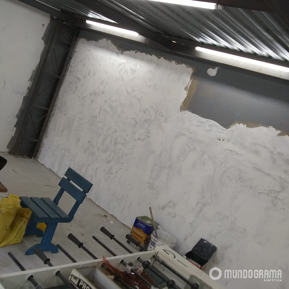 Primeira demão de massa corrida